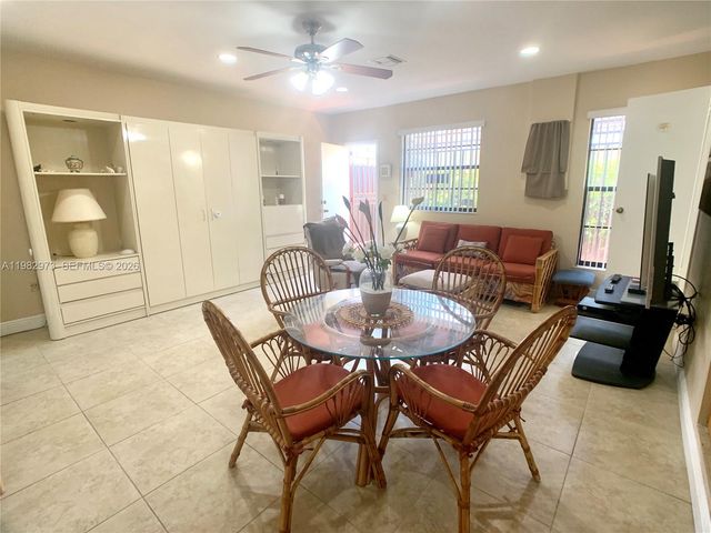 15529 SW 69th Ter Side, Miami, FL 33193