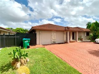 15529 SW 69th Ter Side, Miami, FL 33193
