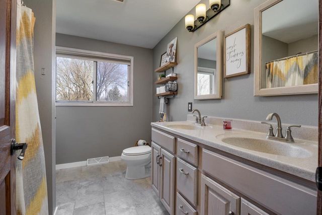 4709 Hamlet Place, Madison, WI 53714
