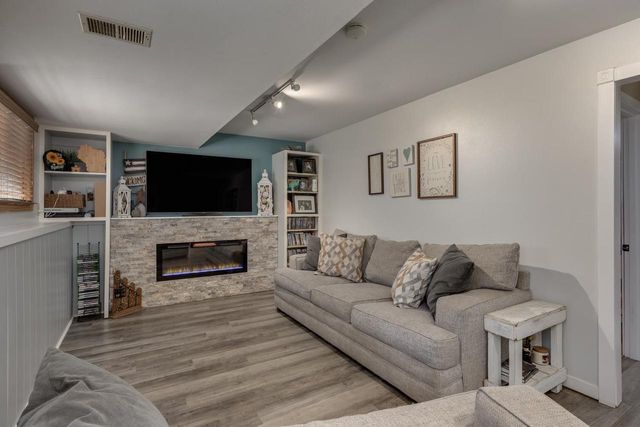4709 Hamlet Place, Madison, WI 53714
