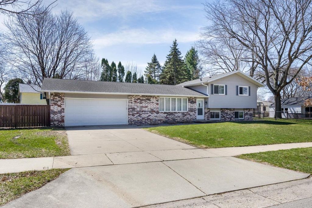 4709 Hamlet Place, Madison, WI 53714