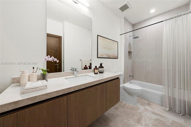 701 Valencia Ave 504, Coral Gables, FL 33134