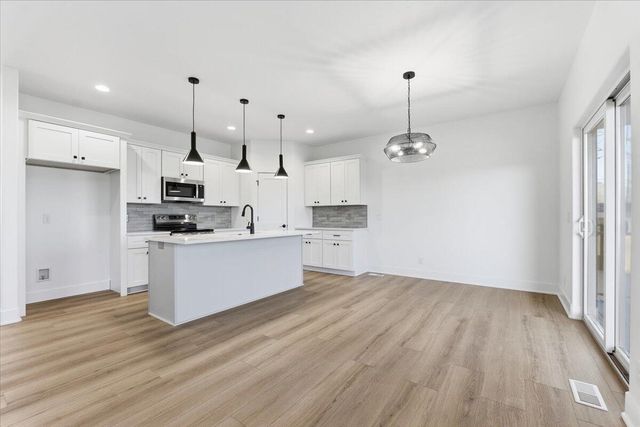 5356 W ARDMORE Street, Council Bluffs, IA 51503