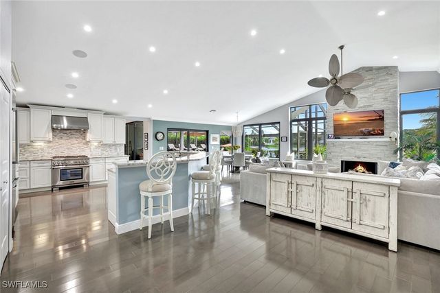 36 Cajeput DR, Naples, FL 34108