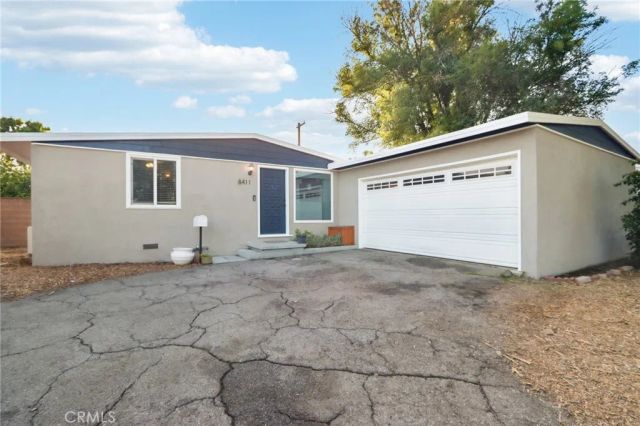 8411 Mammoth Avenue, Panorama City, CA 91402