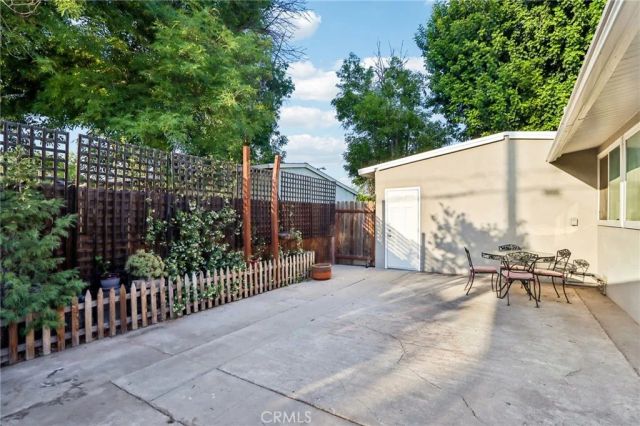 8411 Mammoth Avenue, Panorama City, CA 91402