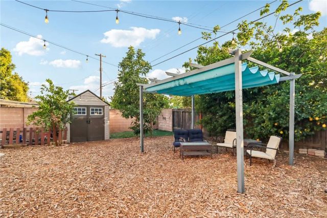 8411 Mammoth Avenue, Panorama City, CA 91402