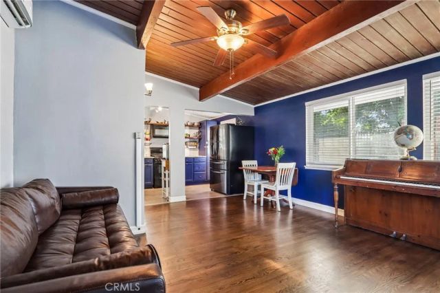8411 Mammoth Avenue, Panorama City, CA 91402