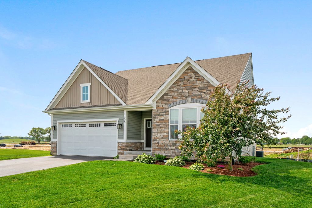 Image 2 of property listing at 1306 S Wind Drive, Sandwich, IL 60548