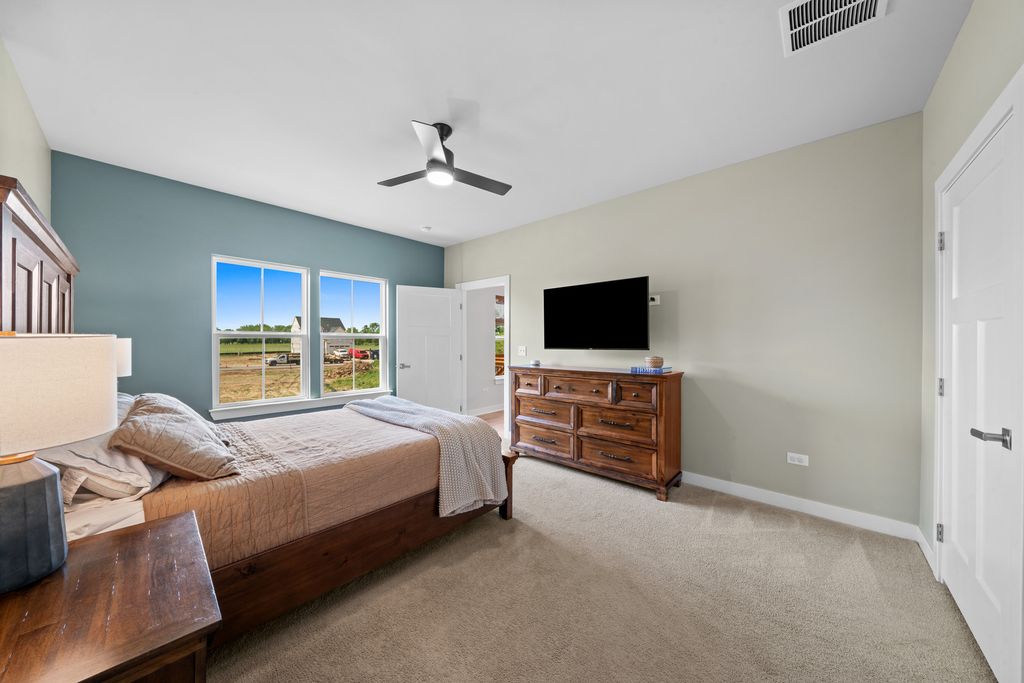 Image 17 of property listing at 1306 S Wind Drive, Sandwich, IL 60548