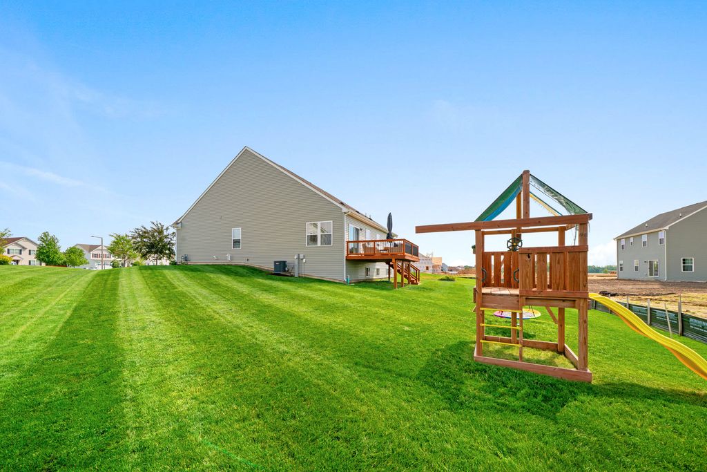 Image 30 of property listing at 1306 S Wind Drive, Sandwich, IL 60548