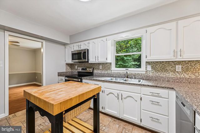 3643 FOXHALL PL, White Plains, MD 20695