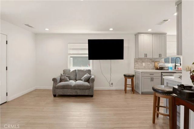 339 E 103 Street, Los Angeles, CA 90003