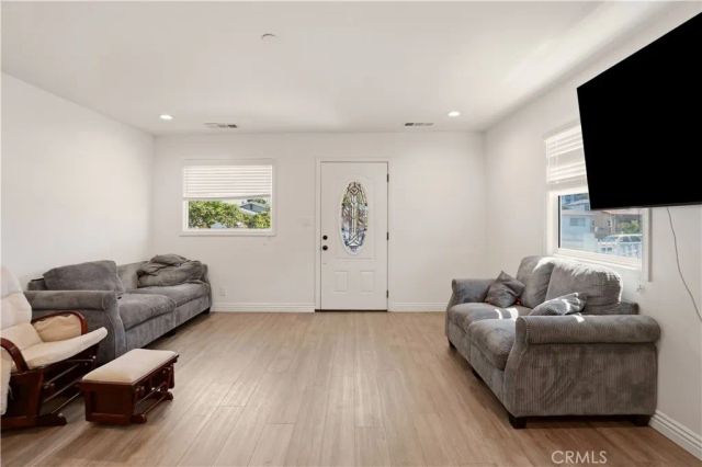 339 E 103 Street, Los Angeles, CA 90003