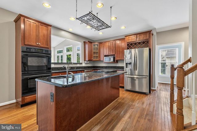 8155 CANCUN CT, Gainesville, VA 20155