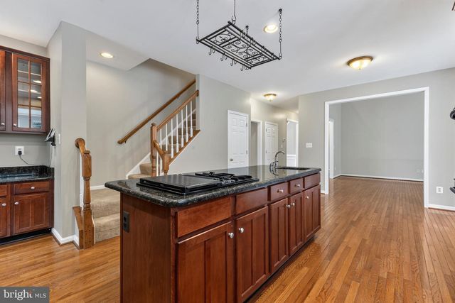 8155 CANCUN CT, Gainesville, VA 20155