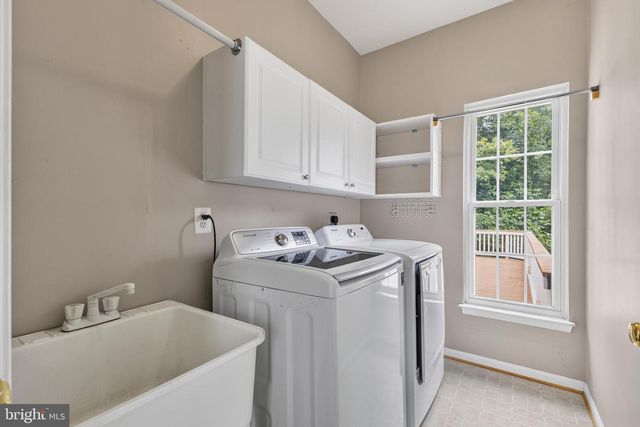 8155 CANCUN CT, Gainesville, VA 20155