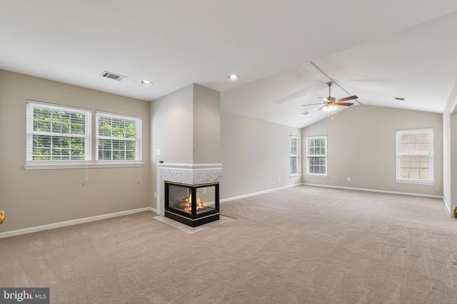 8155 CANCUN CT, Gainesville, VA 20155