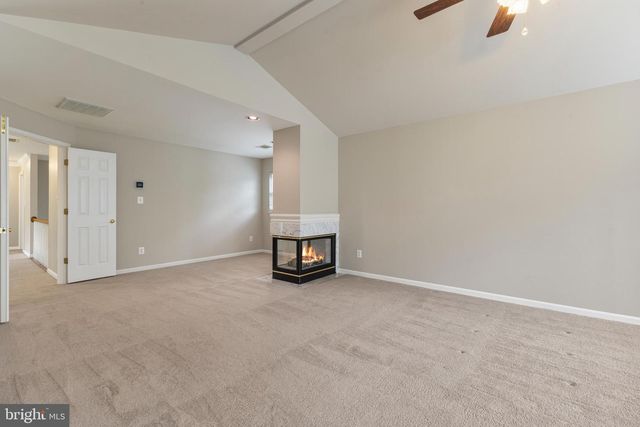 8155 CANCUN CT, Gainesville, VA 20155
