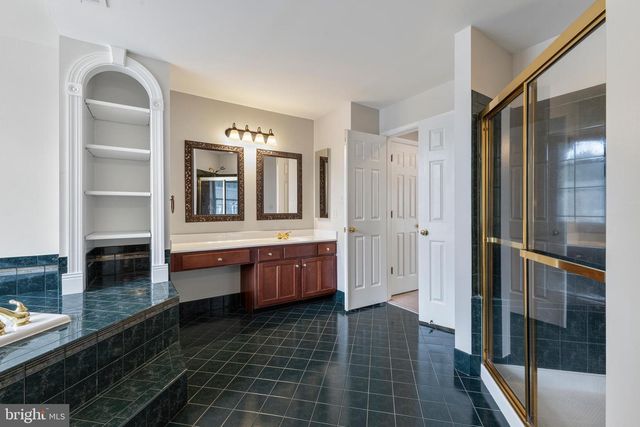 8155 CANCUN CT, Gainesville, VA 20155