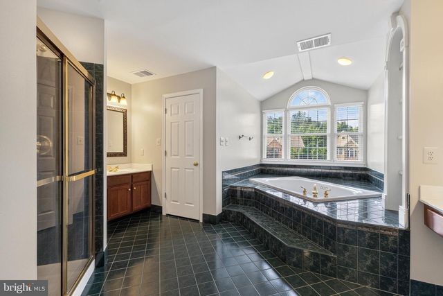 8155 CANCUN CT, Gainesville, VA 20155