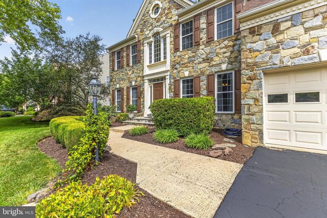 8155 CANCUN CT, Gainesville, VA 20155