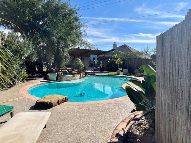 1201 Cambridge Court, Seabrook, TX 77586