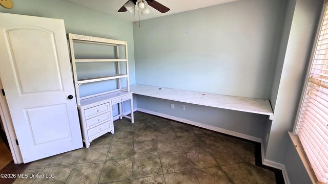 85 Lee Creek Cove, Byhalia, MS 38611