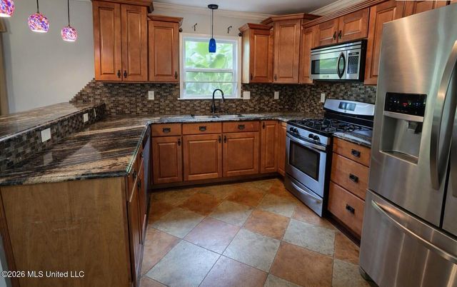 85 Lee Creek Cove, Byhalia, MS 38611