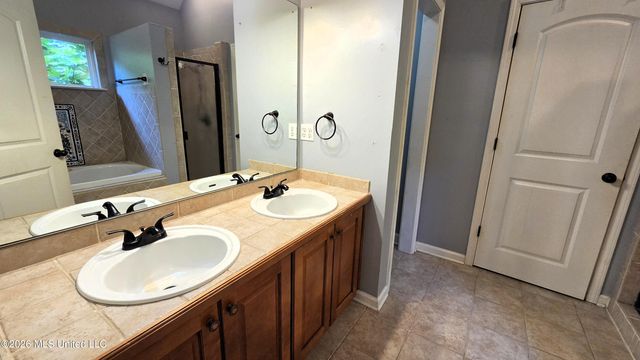 85 Lee Creek Cove, Byhalia, MS 38611