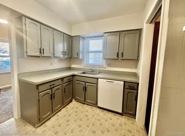 19130 WOODCREST Street, Harper Woods, MI 48225