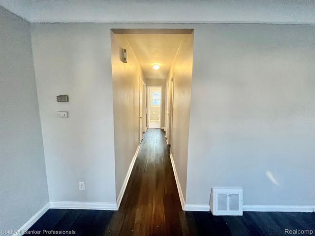 19130 WOODCREST Street, Harper Woods, MI 48225