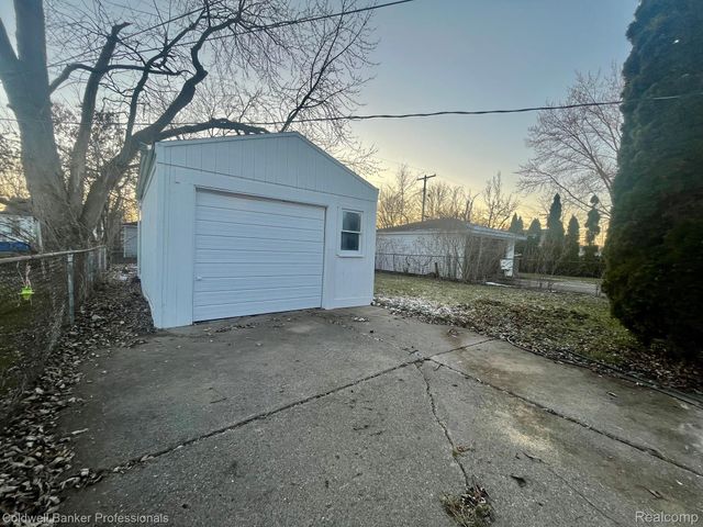 19130 WOODCREST Street, Harper Woods, MI 48225