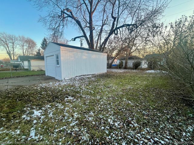 19130 WOODCREST Street, Harper Woods, MI 48225