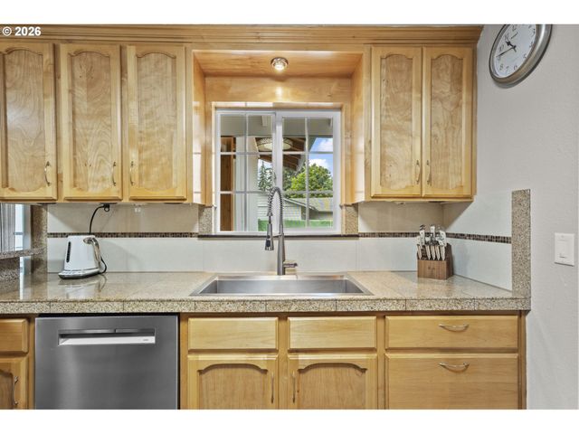 14309 Ne POWERS St, Vancouver, WA 98682