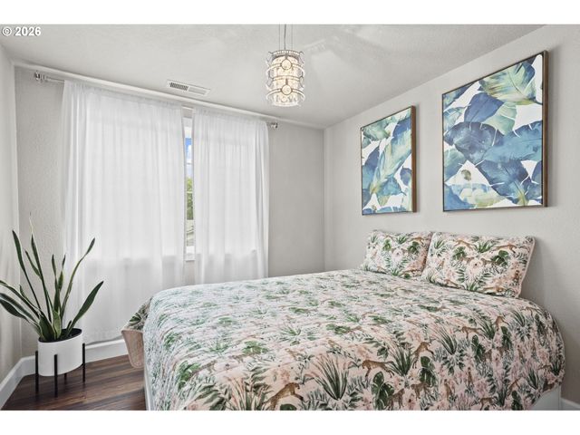 14309 Ne POWERS St, Vancouver, WA 98682