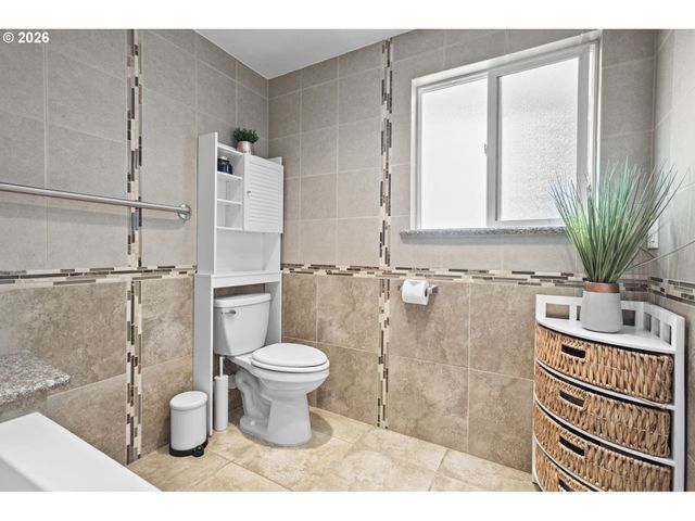 14309 Ne POWERS St, Vancouver, WA 98682