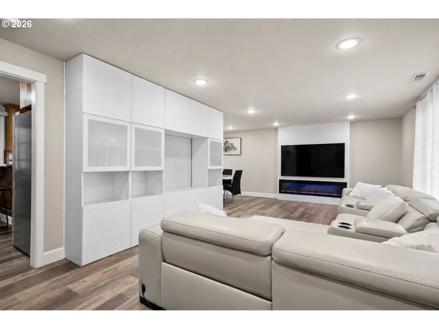 14309 Ne POWERS St, Vancouver, WA 98682