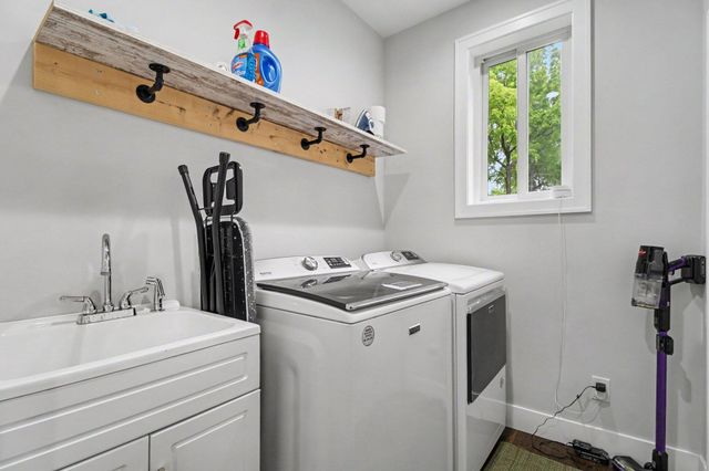 1320 Parkway Street, Waterford Twp, MI 48328