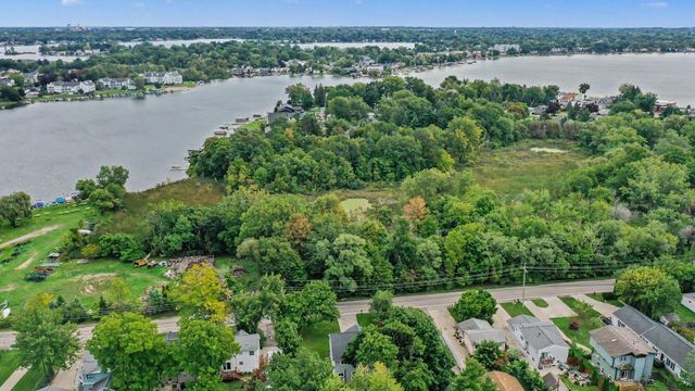 1320 Parkway Street, Waterford Twp, MI 48328