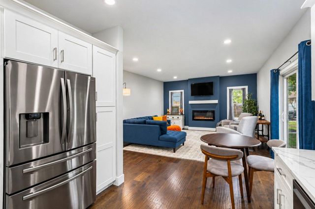 1320 Parkway Street, Waterford Twp, MI 48328
