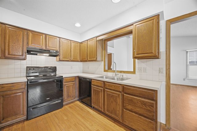 1651 S Willow Oak, Wichita, KS 67230