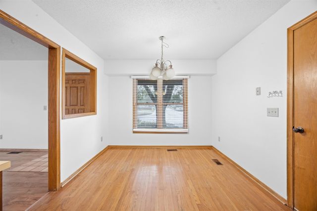 1651 S Willow Oak, Wichita, KS 67230