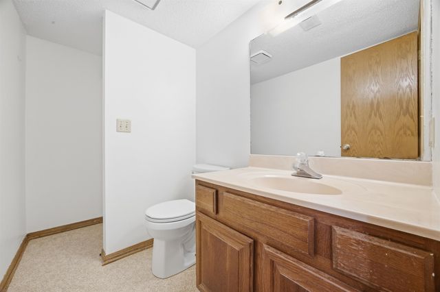 1651 S Willow Oak, Wichita, KS 67230