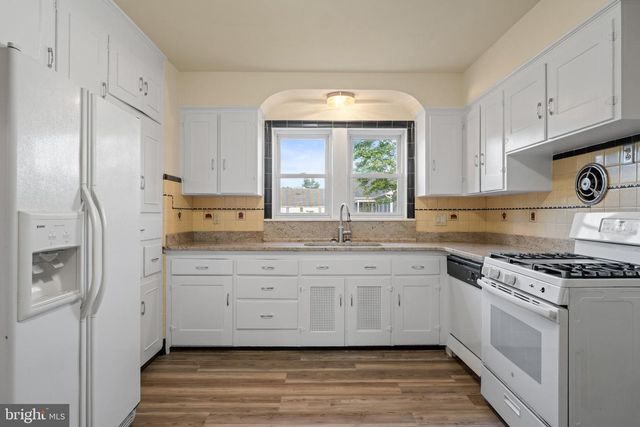 1547 E WHEAT RD, Vineland, NJ 08360