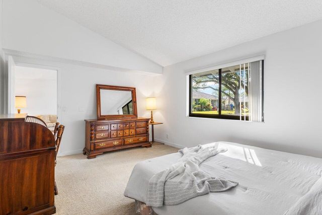 605 Club Drive, Palm Beach Gardens, FL 33418