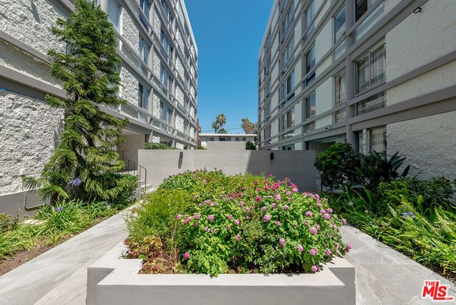 318 N Maple Drive 506, Beverly Hills, CA 90210