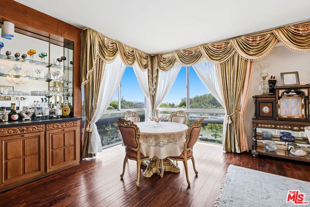 318 N Maple Drive 506, Beverly Hills, CA 90210