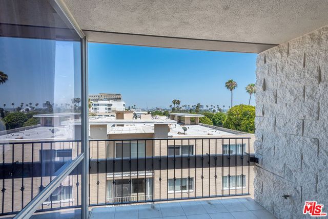 318 N Maple Drive 506, Beverly Hills, CA 90210
