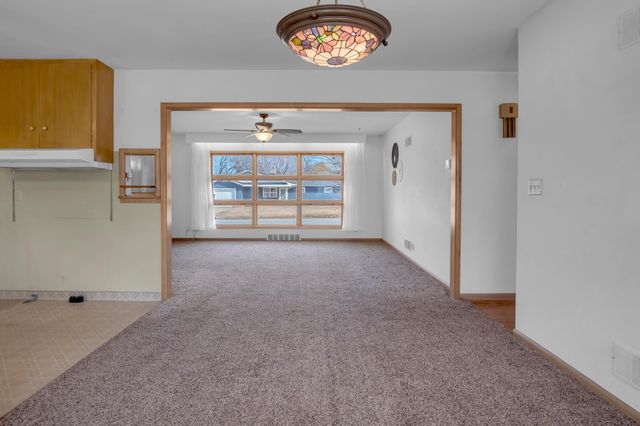 2011 Terrace Dr, Newton, KS 67114